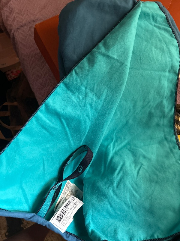 Decathlon Nabaiji Çift Taraflı Mikrofiber Havlu - Xl Boy - Mavi / Yeşil - 110 X 175 Cm