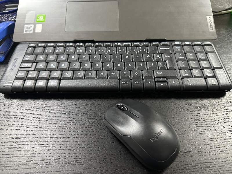Logitech MK220 Kablosuz Türkçe Klavye Mouse Seti - Siyah