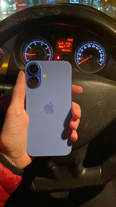 iPhone 16 128GB Lacivert Taş