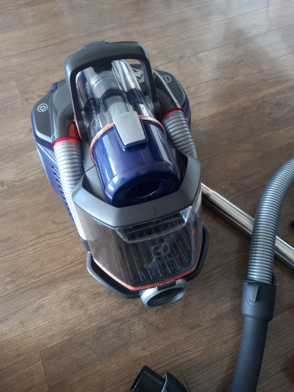 Electrolux EUFC81DB Ultra Flex 650 W Toz Torbasız Elektrikli Süpürge
