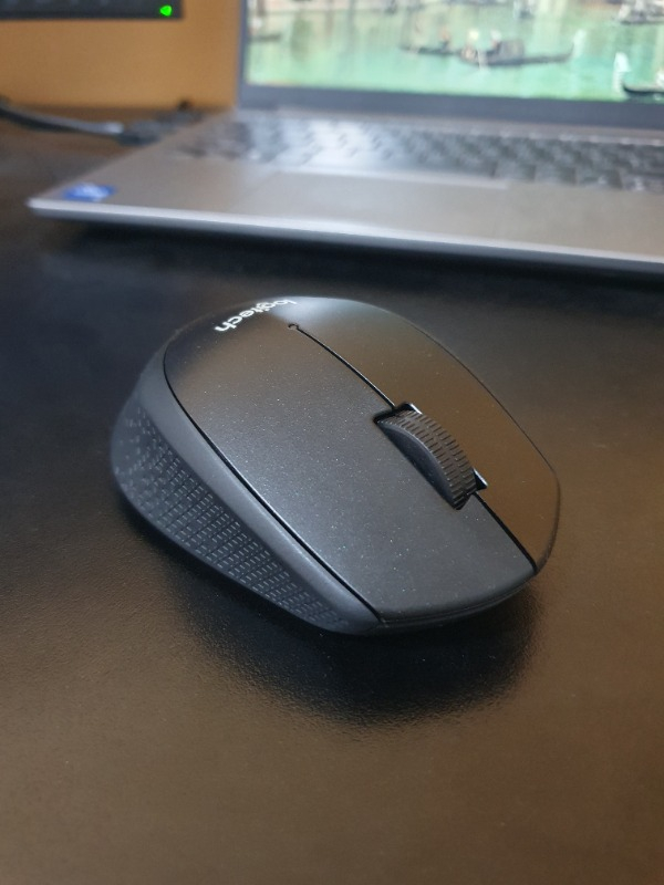 Logitech M330 Sessiz Kablosuz Optik Mouse - Siyah