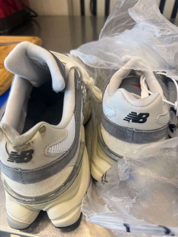 New Balance 9060 Unisex Lifestyle Sneaker U9060GRY