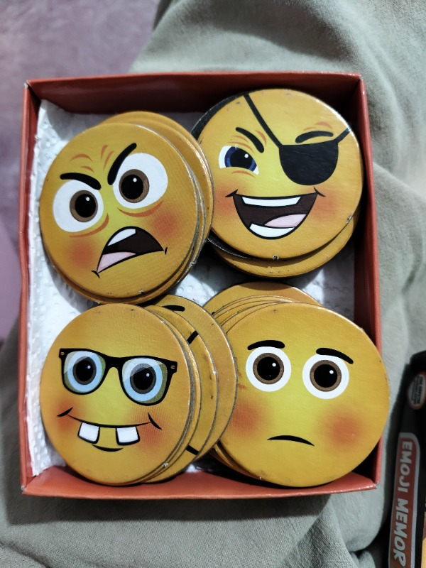 Tes Emoji Memory Eşleştirme Oyunu