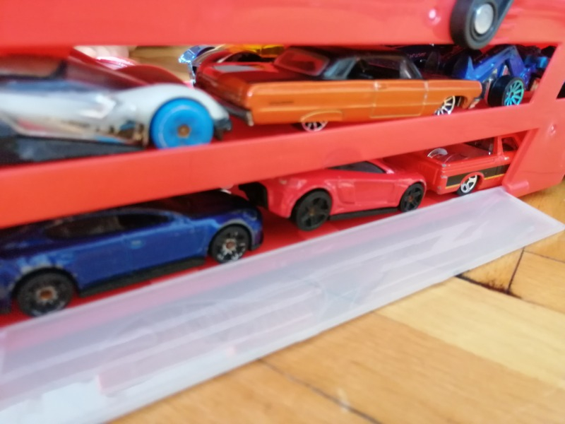 Hot Wheels Mega Tır Kırmızı/Turuncu