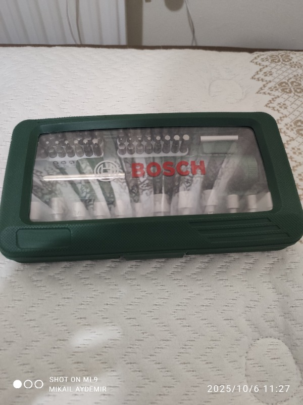 BOSCH 46 PARÇA CIRCIRLI TORNAVİDA BITS UÇ LOKMA VİDALAMA  SETİ.