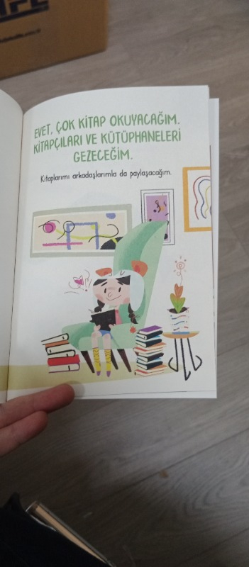 Kitap Kurdu Olmak İstemeyen Maya - Anıl Basılı