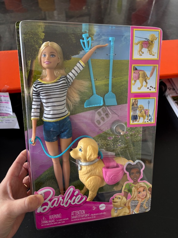 Barbie ve Tuvalet Eğitimindeki Köpeği