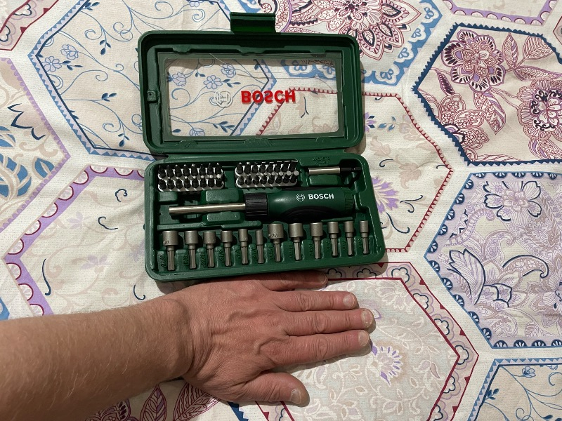 BOSCH 46 PARÇA CIRCIRLI TORNAVİDA BITS UÇ LOKMA VİDALAMA  SETİ.