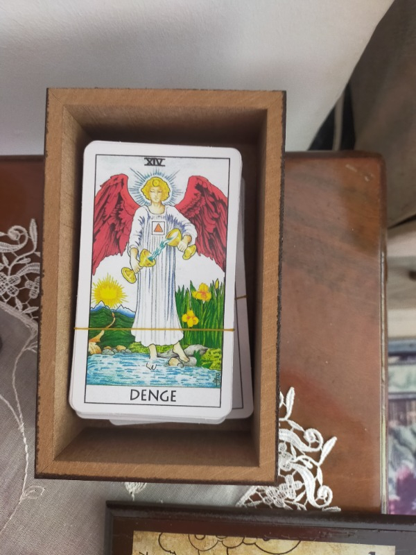 Tarot Destesi ve Kitabı (Ahşap Kutulu) - Hilal Altundal