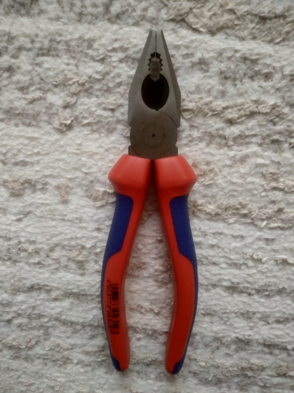 KNIPEX 03 02 180 Kombine Pense 180 mm