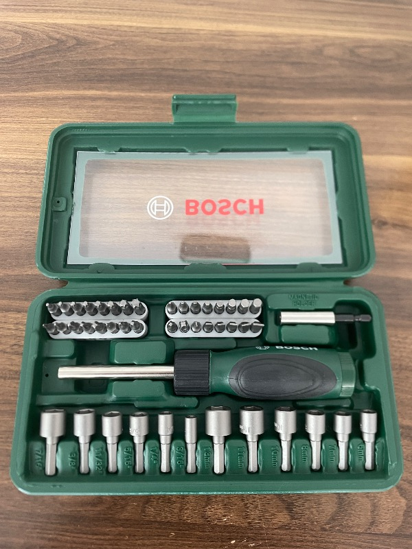 BOSCH 46 PARÇA CIRCIRLI TORNAVİDA BITS UÇ LOKMA VİDALAMA  SETİ.