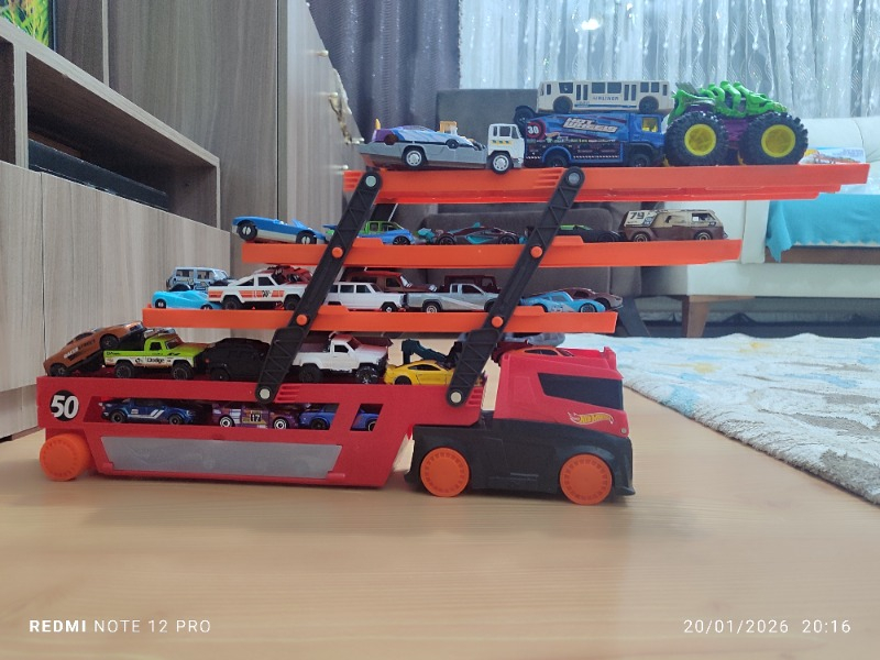 Hot Wheels Mega Tır Kırmızı GHR48