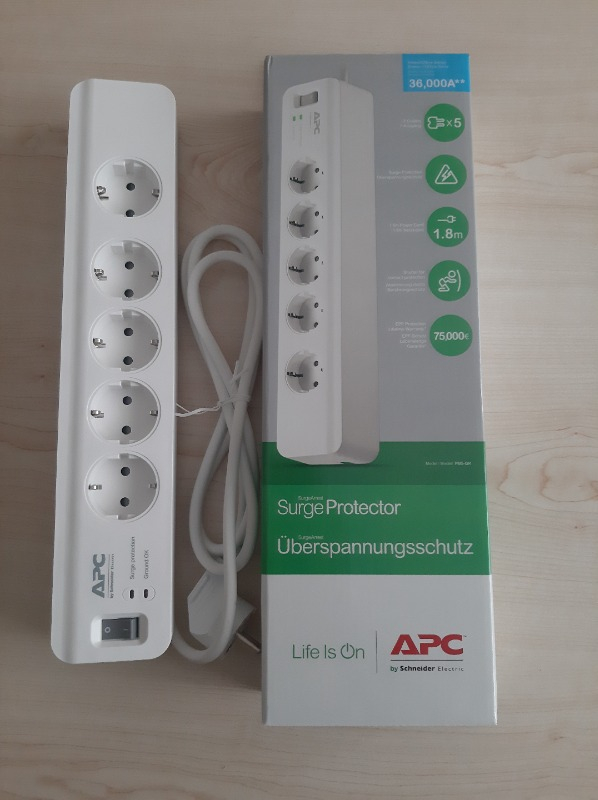 Schneider Electric APC 5'li Akım Korumalı Priz PM5-GR