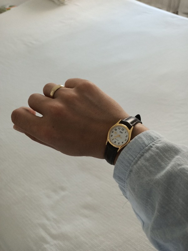 Casio LTP-1094Q-7B5RDF Standart Kadın Kol Saati