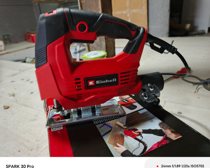 Einhell Dekupaj Testere TC-JS 60/1 (düşük titreşim, devir kontrol elektroniği, aletsiz testere bıçağı değişimi, 45° açıya kadar kesim için açılı testere ayağı) - 4321135