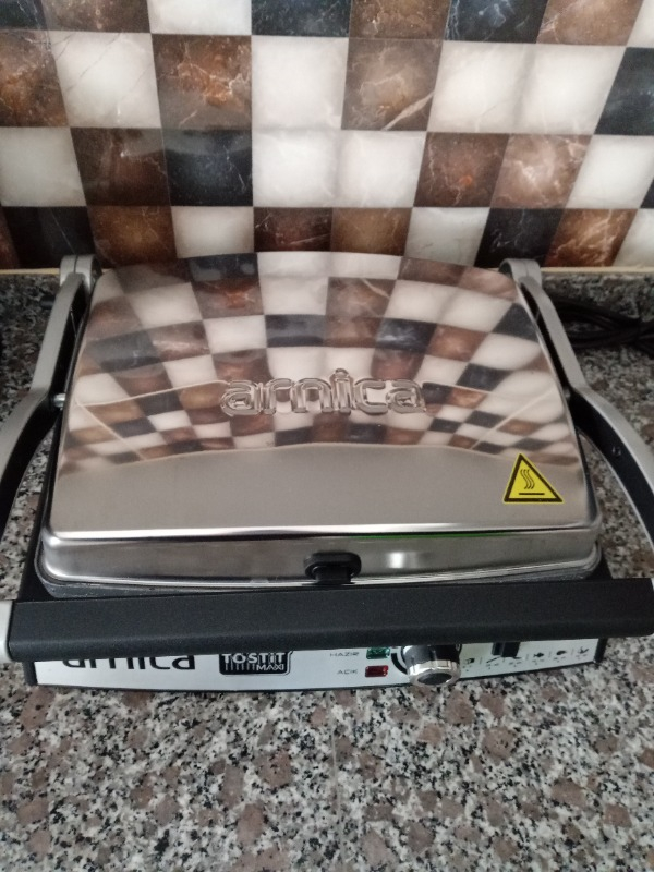 Arnica Tostit Maxi Granit Izgaralı Tost Makinesi GH26240
