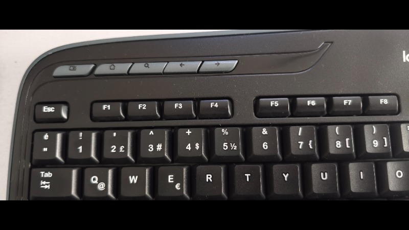 Logitech MK330 Kablosuz Türkçe Klavye Mouse Seti - Siyah