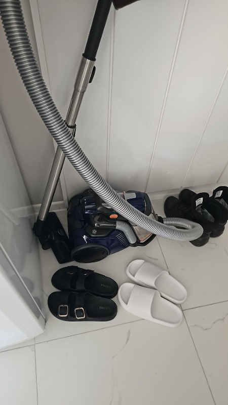 Electrolux EUFC81DB Ultra Flex 650 W Toz Torbasız Elektrikli Süpürge