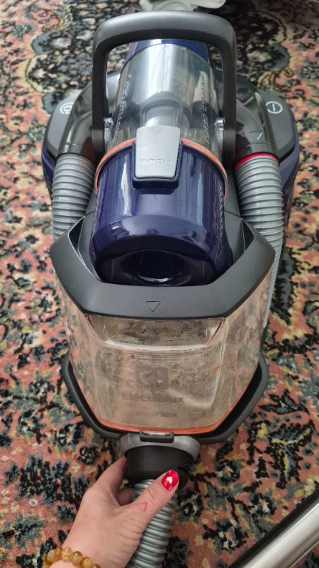 Electrolux EUFC81DB Ultra Flex 650 W Toz Torbasız Elektrikli Süpürge