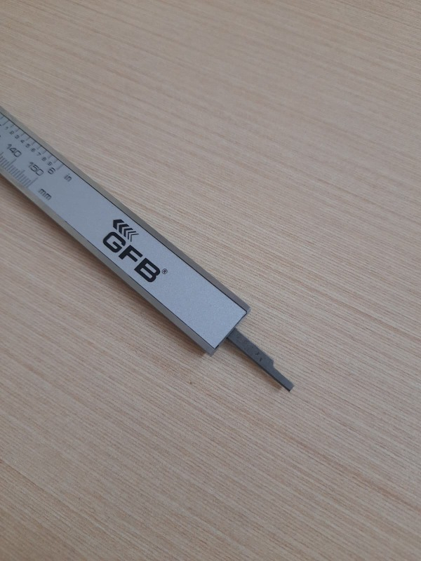 GFB Dijital Kumpas Metal Ekran 150x0.01 mm - Otomatik Açılıp Kapanma Özelliği ile Kullanım GFB1060