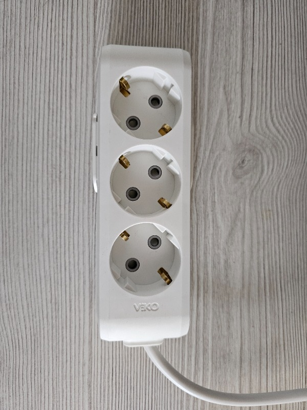 Viko 2 Metre Kablolu Topraklı Çocuk Korumalı Üçlü Priz