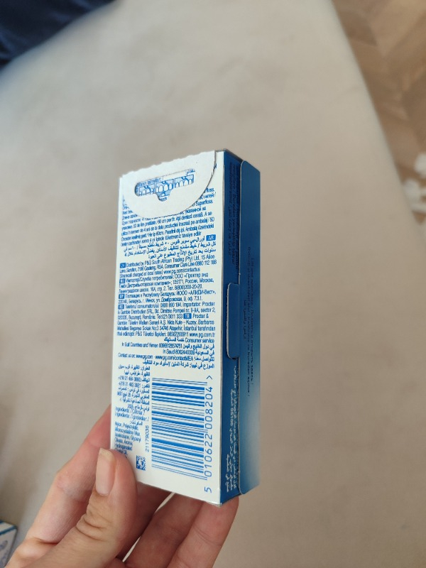 Oral-B Süper Diş İpi - Diş Teli ve Köprü Temizliği İçin Sert Uçlu, Süngerimsi ve Normal İp, 50 Adet
