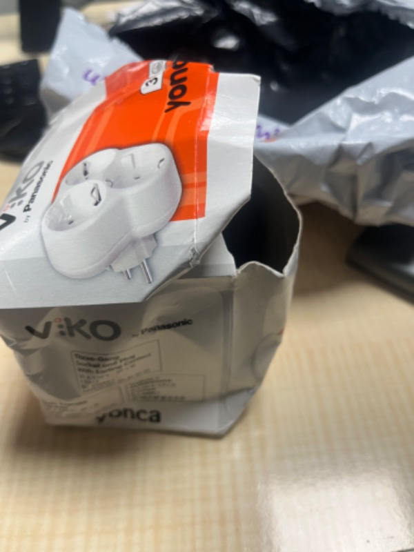 Viko Topraklı Üçlü Siyah Fiş Priz Yonca