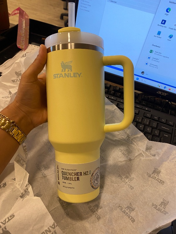 Stanley Quencher Pipetli Termos Bardak 1.18 Lt