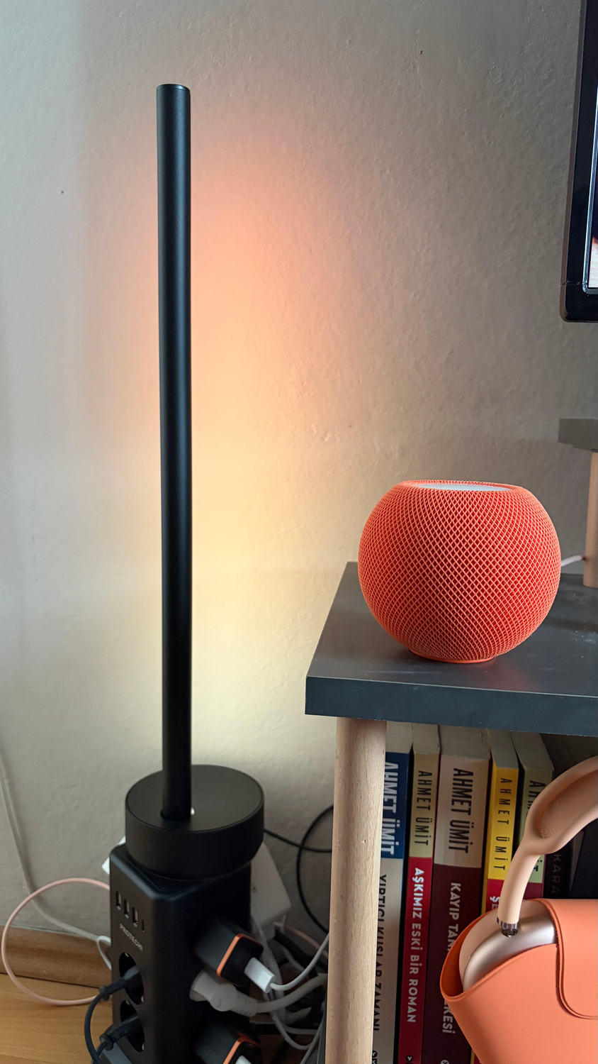 Philips Hue Gradient Signe Masa Lambası - Siyah