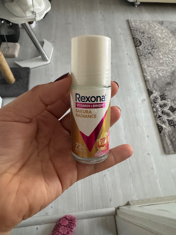 Rexona Vitamin + Bright Kadın Roll On Deodorant Sakura Radiance 45 ml