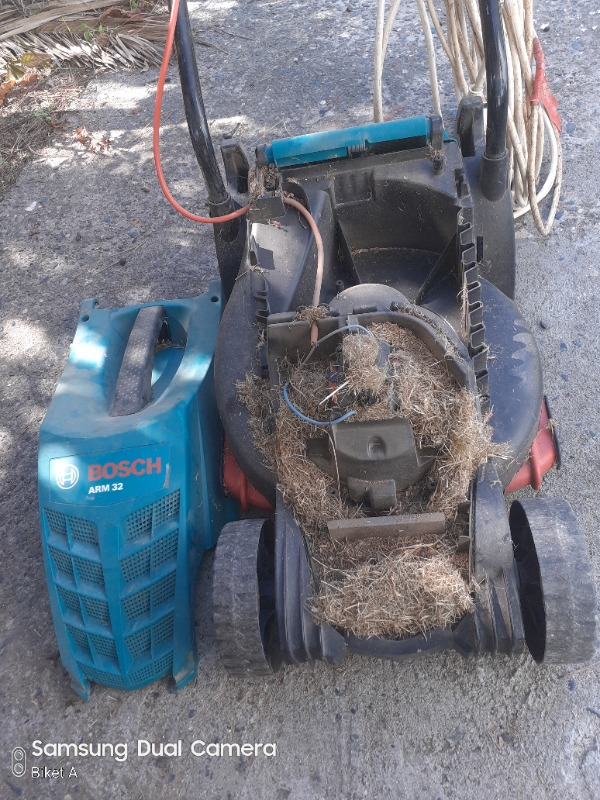Bosch ARM 32 Çim Biçme Makinesi - 0600885B03