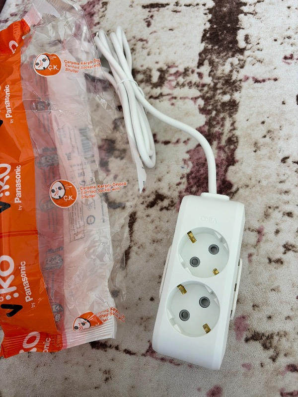Viko 2 Metre Kablolu Topraklı Çocuk Korumalı Üçlü Priz Beyaz Renkli Güvenli Tasarım