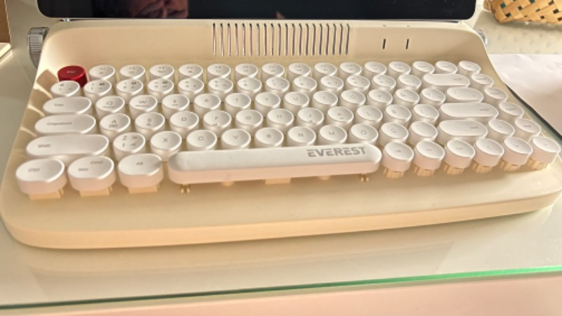 Everest KB-BT85 Retro Fildişi Bluetooth Daktilo Q Mac/win/android/ıos Uyumlu Kablosuz Klavye