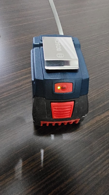 Bosch GAA 18V-48 18 Volt USB Şarj Adaptörü 71x98x42mm Boyut Özellikli Profesyonel Kullanım