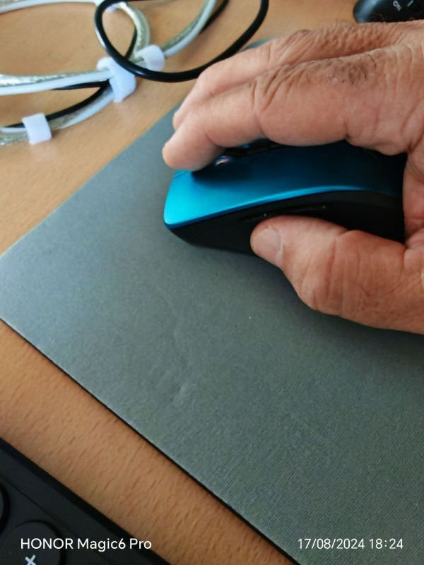 Asus WT425 Kablosuz Optik Sessiz Tıklama Özellikli Mavi Mouse