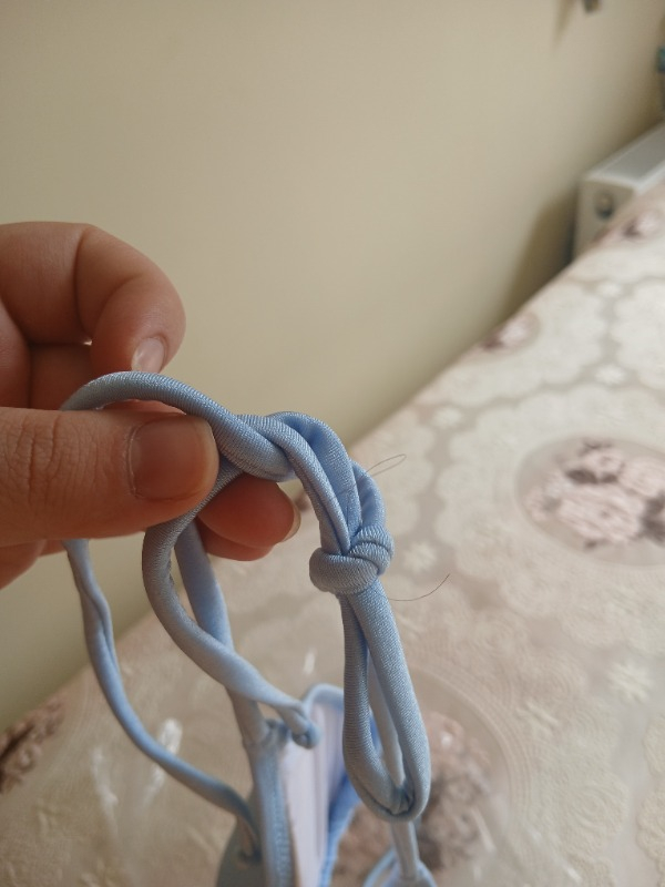 Koton Boyundan Bağlamalı Üçgen Bikini Üstü