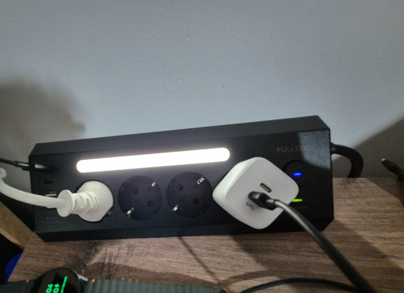 Fulltech Ftr-22 Gece Lambalı Akım Korumalı Çoklu Priz - Siyah