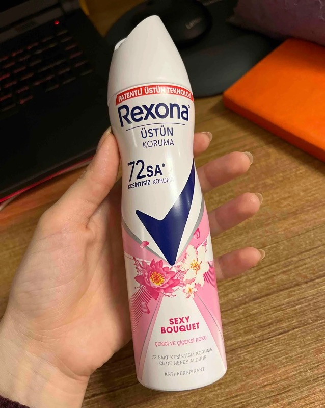 Rexona Kadın Sprey Deodorant Sexy Bouquet 72 Saat Kesintisiz Üstün Koruma 150 ml