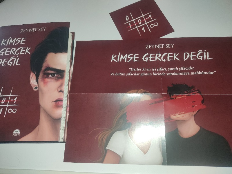 Kimse Gerçek Değil (Ciltli) - Zeynep Sey