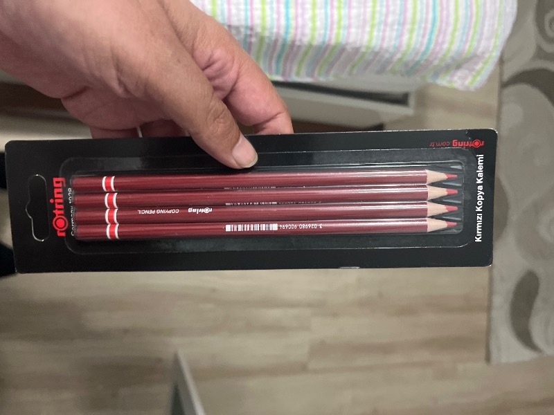 Rotring Kırmızı Kopya Kalemi 4'lü Paket Renkli Kurşun Kalemler için Pratik Yazım Aracı
