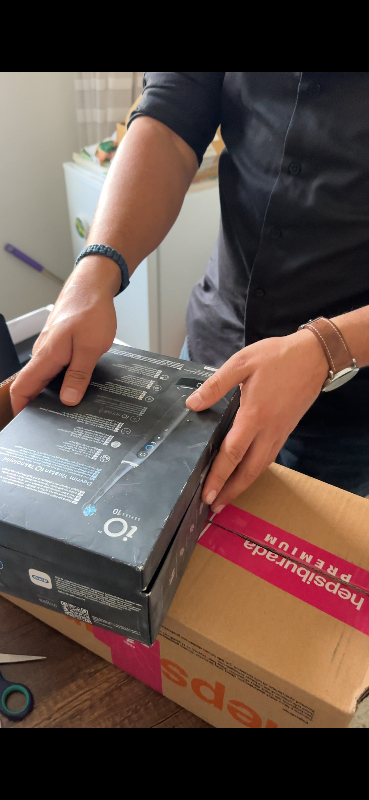 Oral-B iO 10 Şarjlı Diş Fırçası - Kozmik Siyah