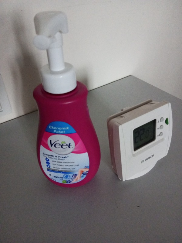Veet Tüy Dökücü Krem Bacak & Vücut Bölgesi Hassas Ciltler 400 ml