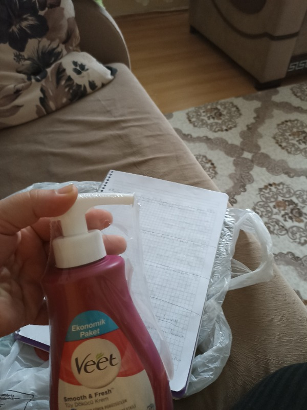 Veet Tüy Dökücü Krem Bacak & Vücut Bölgesi Hassas Ciltler 400 ml