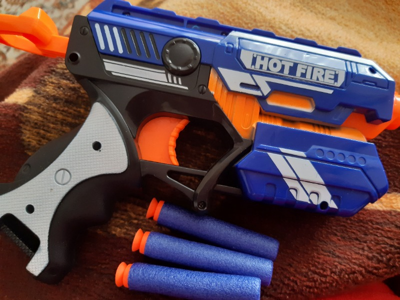 Nerf Tabanca Sünger Mermi Atan ve 10 Sünger Mermi