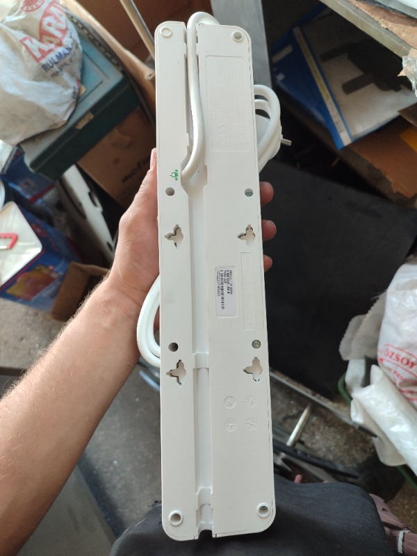 Schneider Electric APC 5'li Akım Korumalı Priz PM5-GR