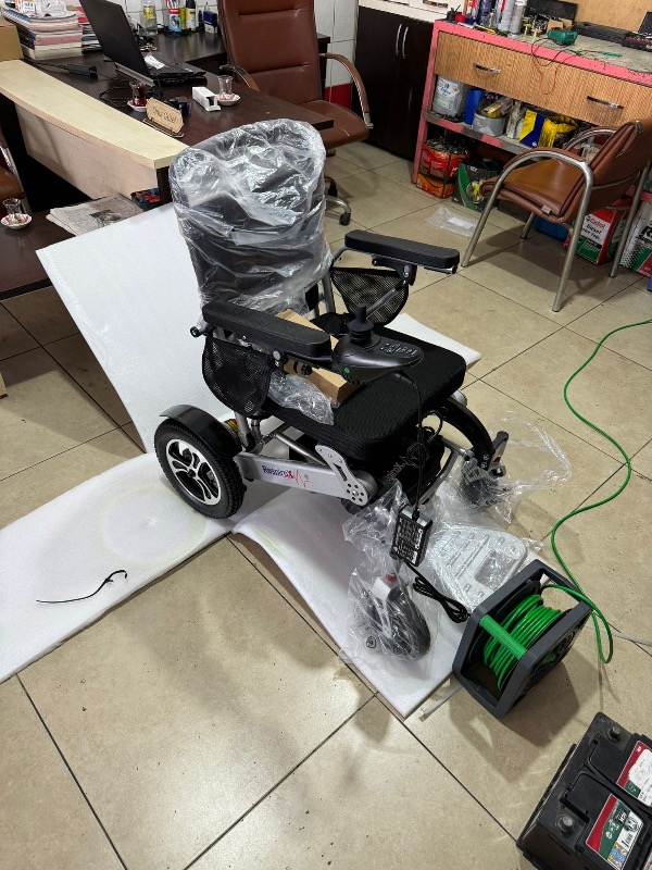 Respirox BC-EA8000 Akülü Tekerlekli Sandalye