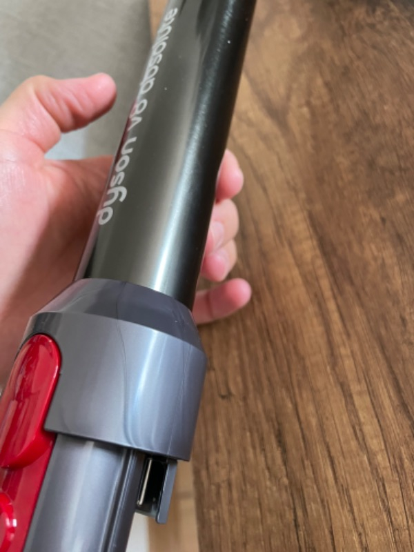 Dyson V8 Absolute (Gümüş/nikel)
