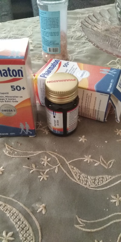 Pharmaton 50 Plus 60 Kapsül - Omega 3, Multivitamin ve Mineraller