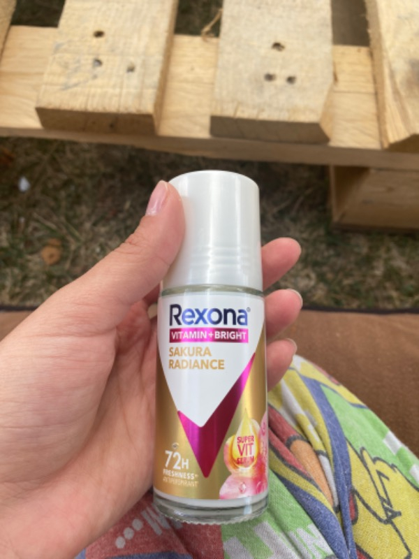 Rexona Vitamin + Bright Kadın Roll On Deodorant Sakura Radiance 45 ml