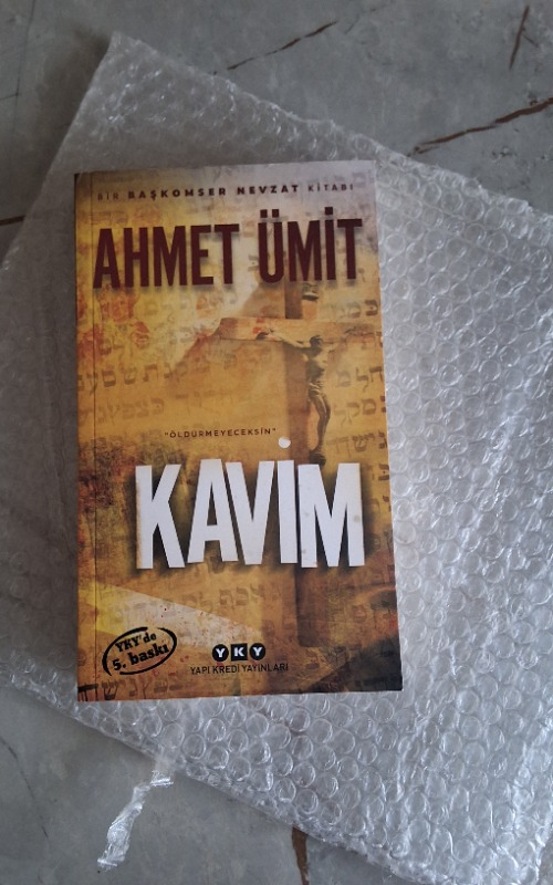 Yapı Kredi Yayınları Kavim - Ahmet Ümit